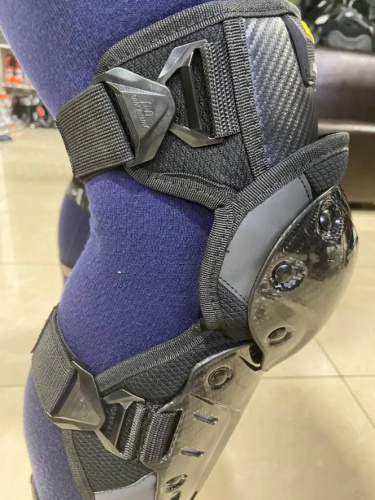 Ones Again Наколенники Carbon Fiber Force в Челябинске